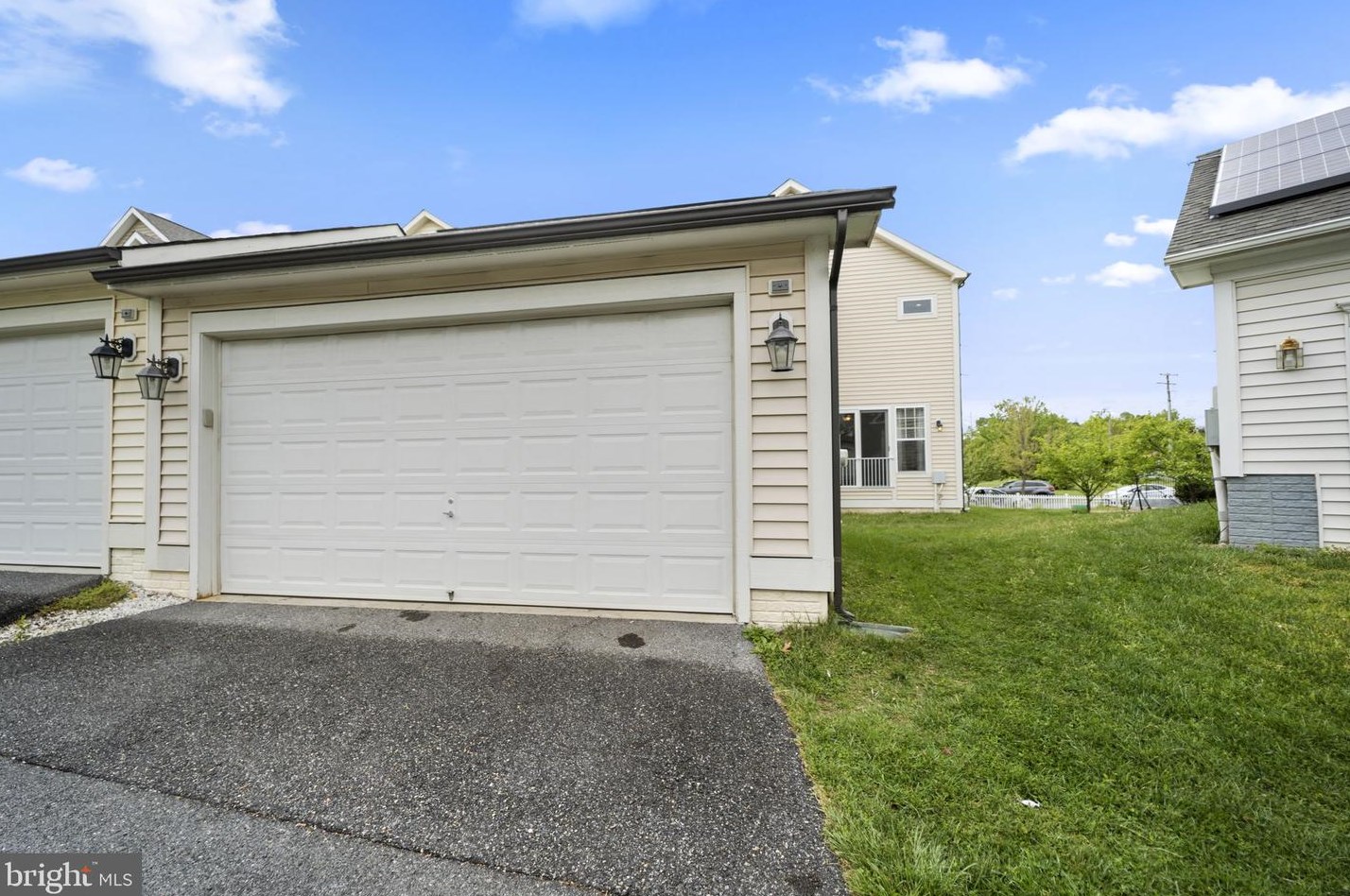 23963 Burdette Forest Rd, Clarksburg MD  20871-4420 exterior