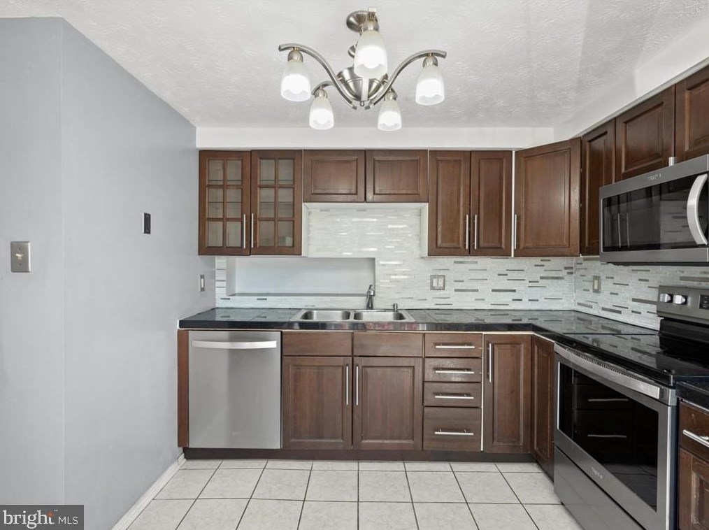 760 Clifftop Dr, Gaithersburg MD  20878-2932 exterior