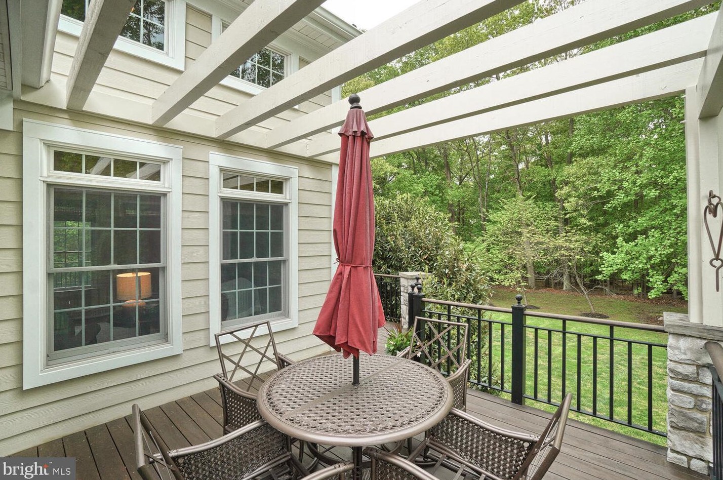 24516 Hanson Rd, Gaithersburg MD 20882-3504 exterior