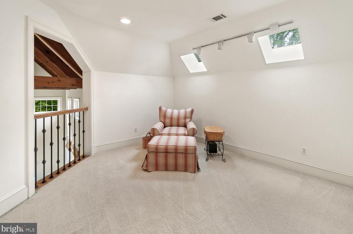 24516 Hanson Rd, Gaithersburg MD 20882-3504 exterior