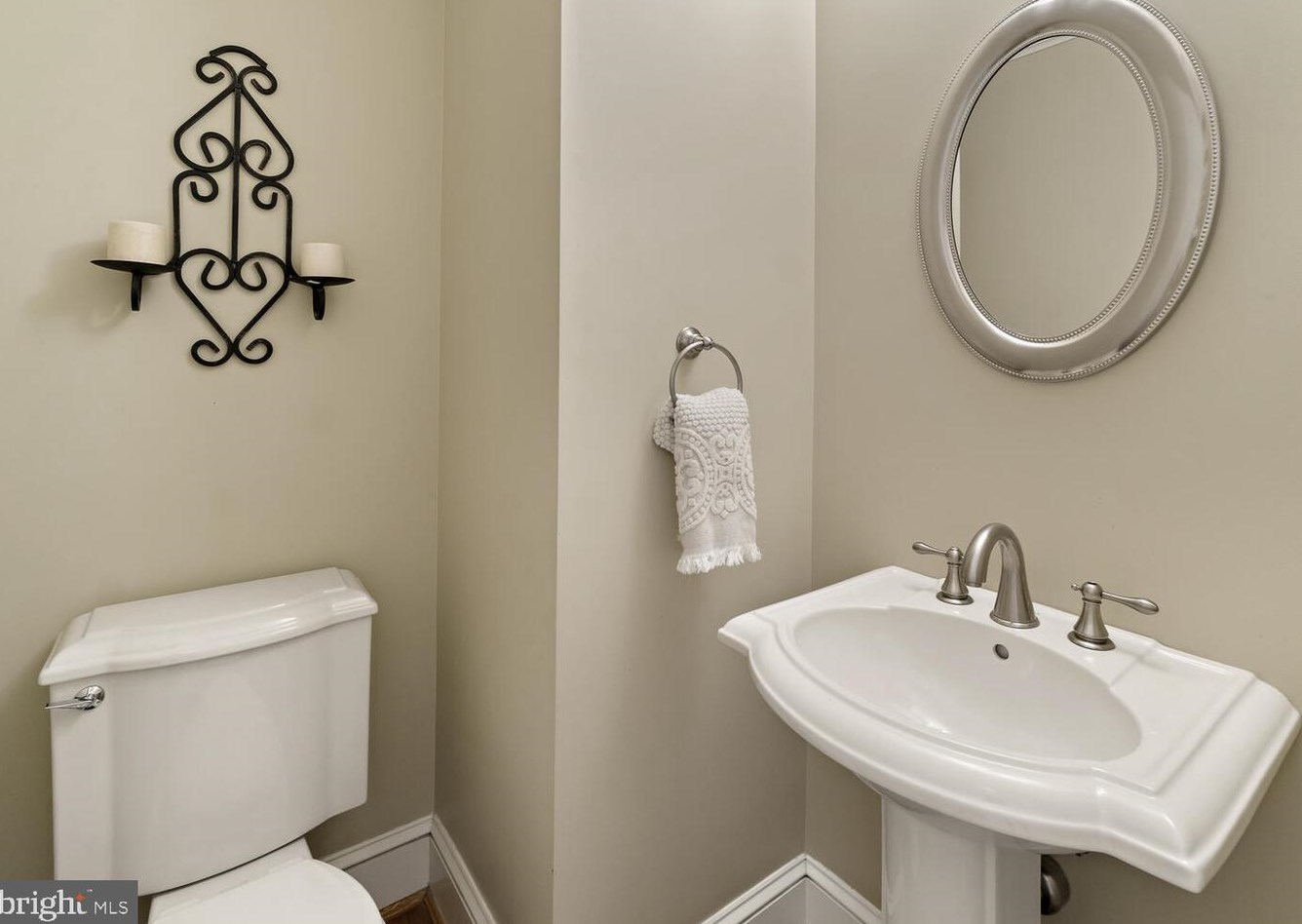 24516 Hanson Rd, Gaithersburg MD 20882-3504 exterior