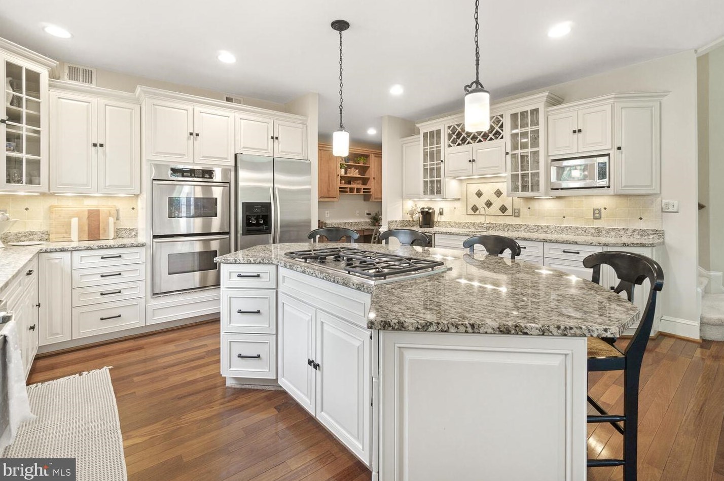 24516 Hanson Rd, Gaithersburg MD 20882-3504 exterior