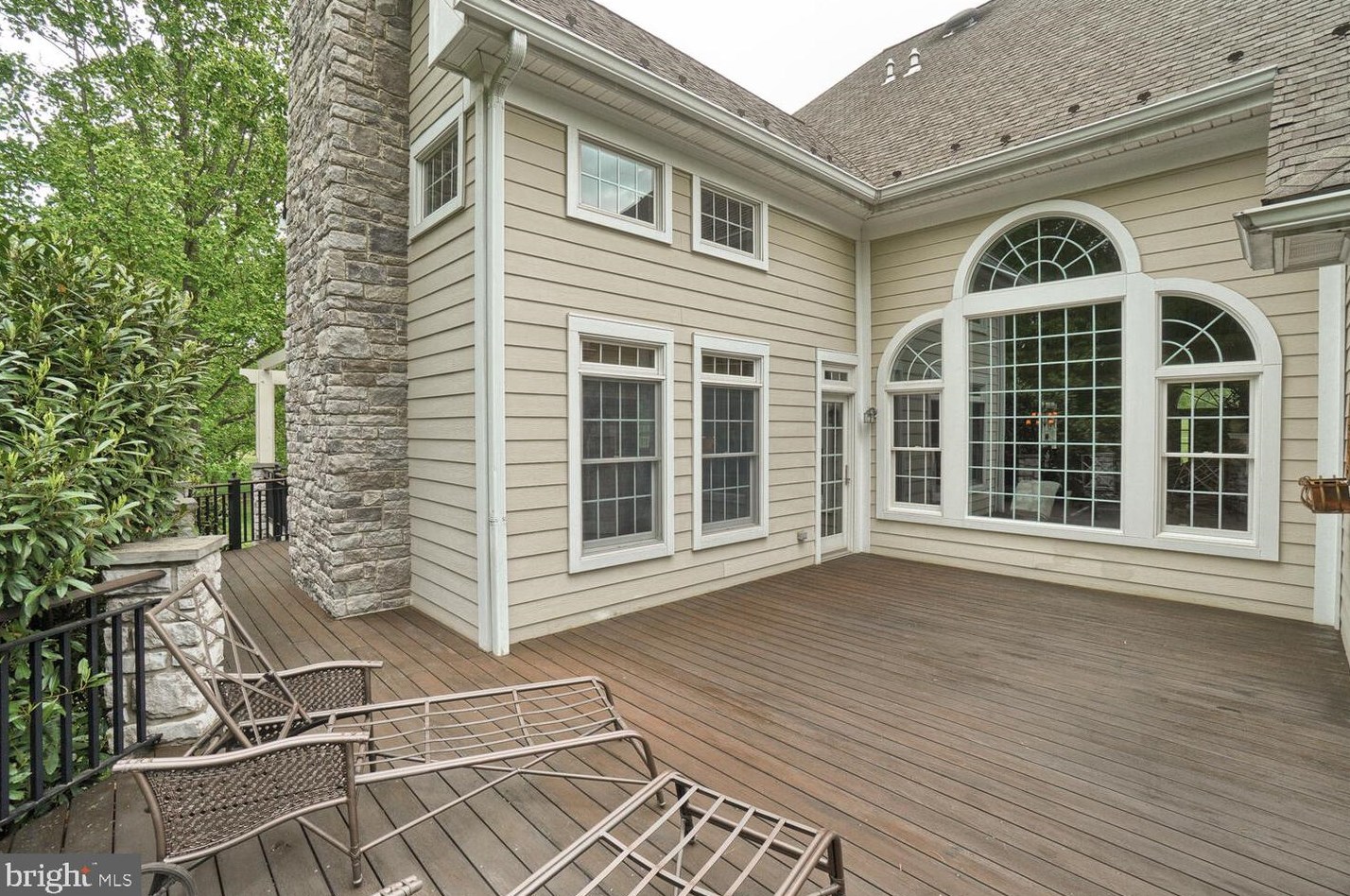 24516 Hanson Rd, Gaithersburg MD 20882-3504 exterior