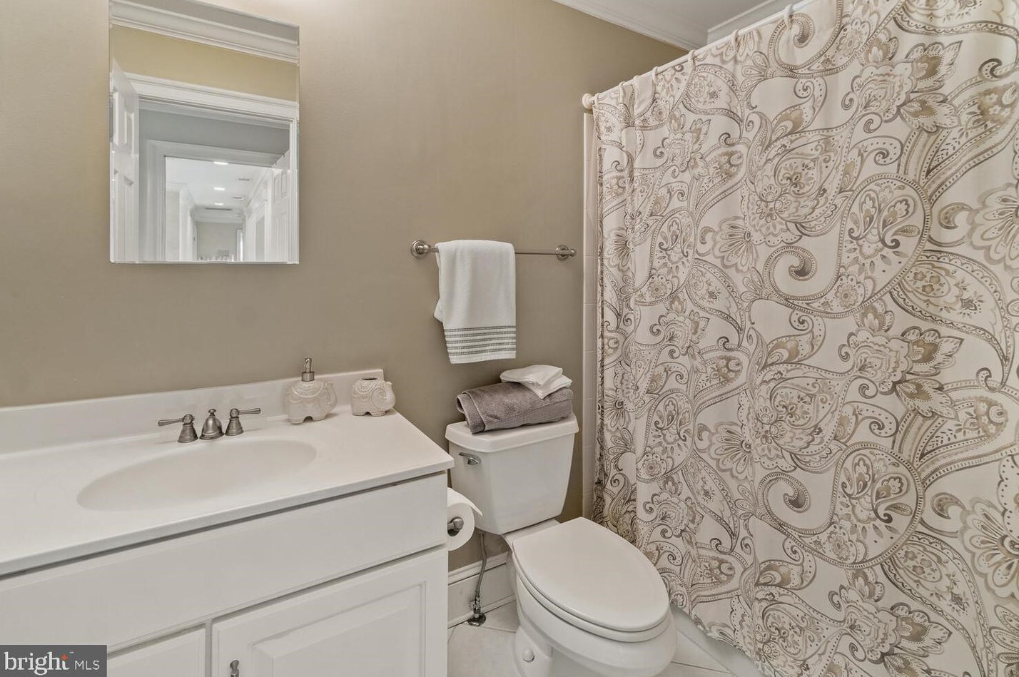 24516 Hanson Rd, Gaithersburg MD 20882-3504 exterior