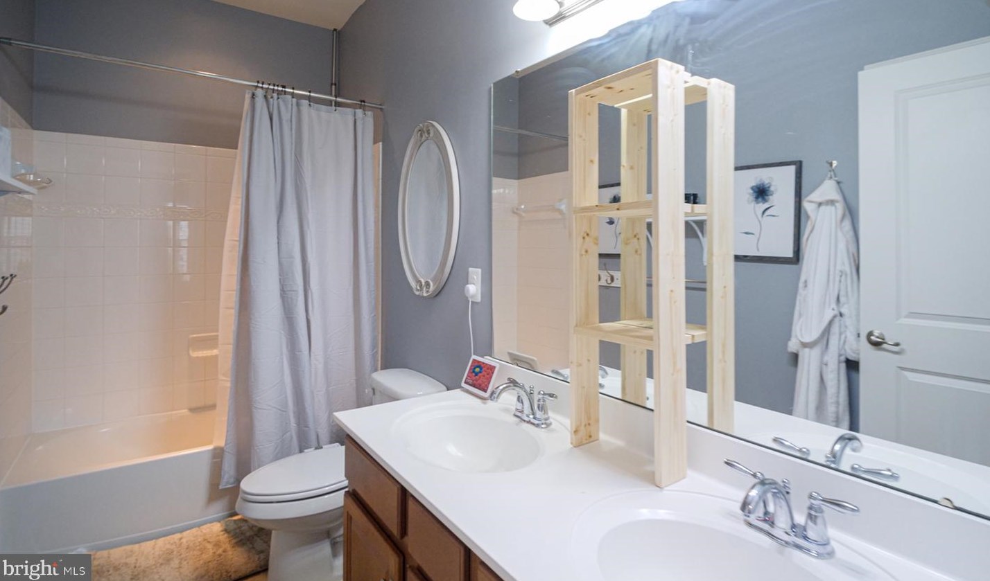 22524 Muscadine Dr, Clarksburg MD  20871-3343 exterior