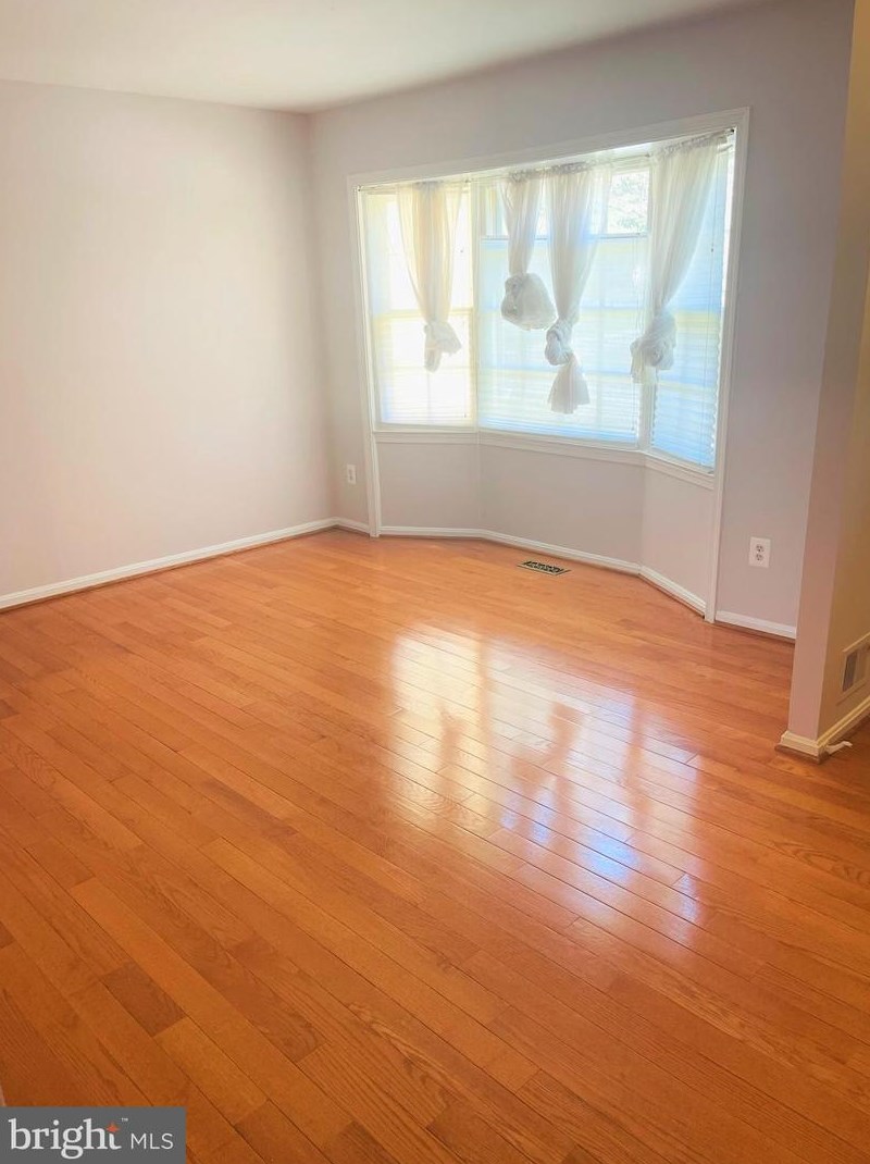 10113 Maple Leaf Dr, Gaithersburg MD  20886-1117 exterior