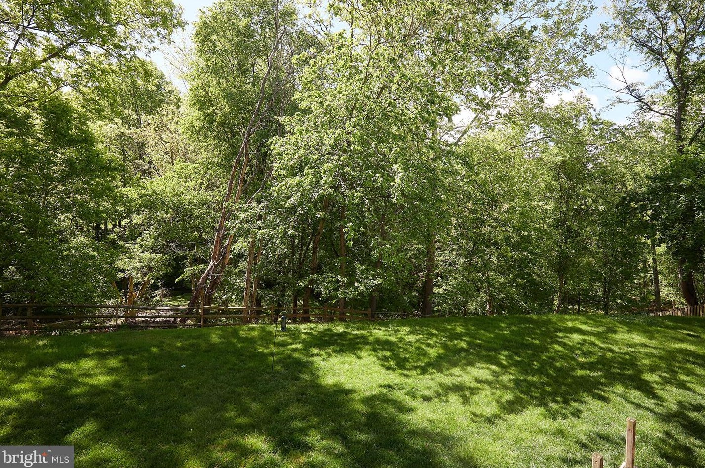 5 Pueblo Ct, Gaithersburg MD  20878-2067 exterior