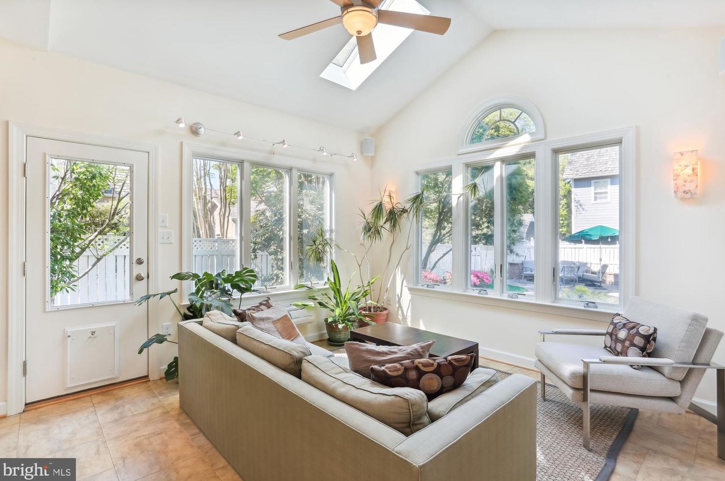 203 Beckwith St, Gaithersburg MD 20878-5603 exterior