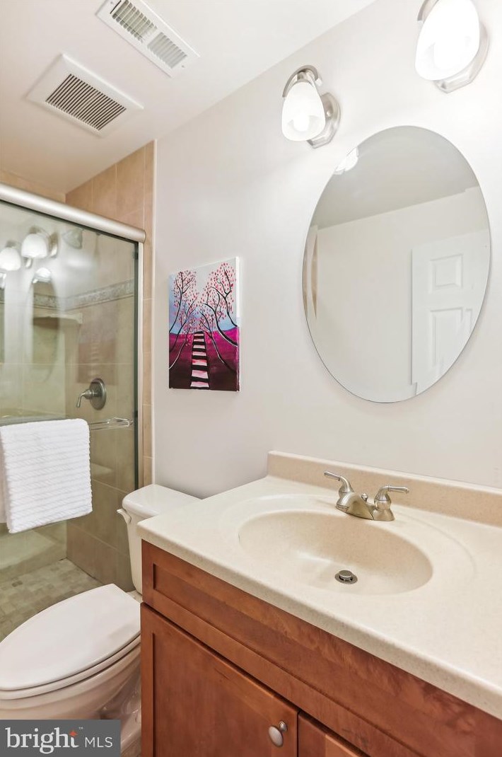 203 Beckwith St, Gaithersburg MD 20878-5603 exterior