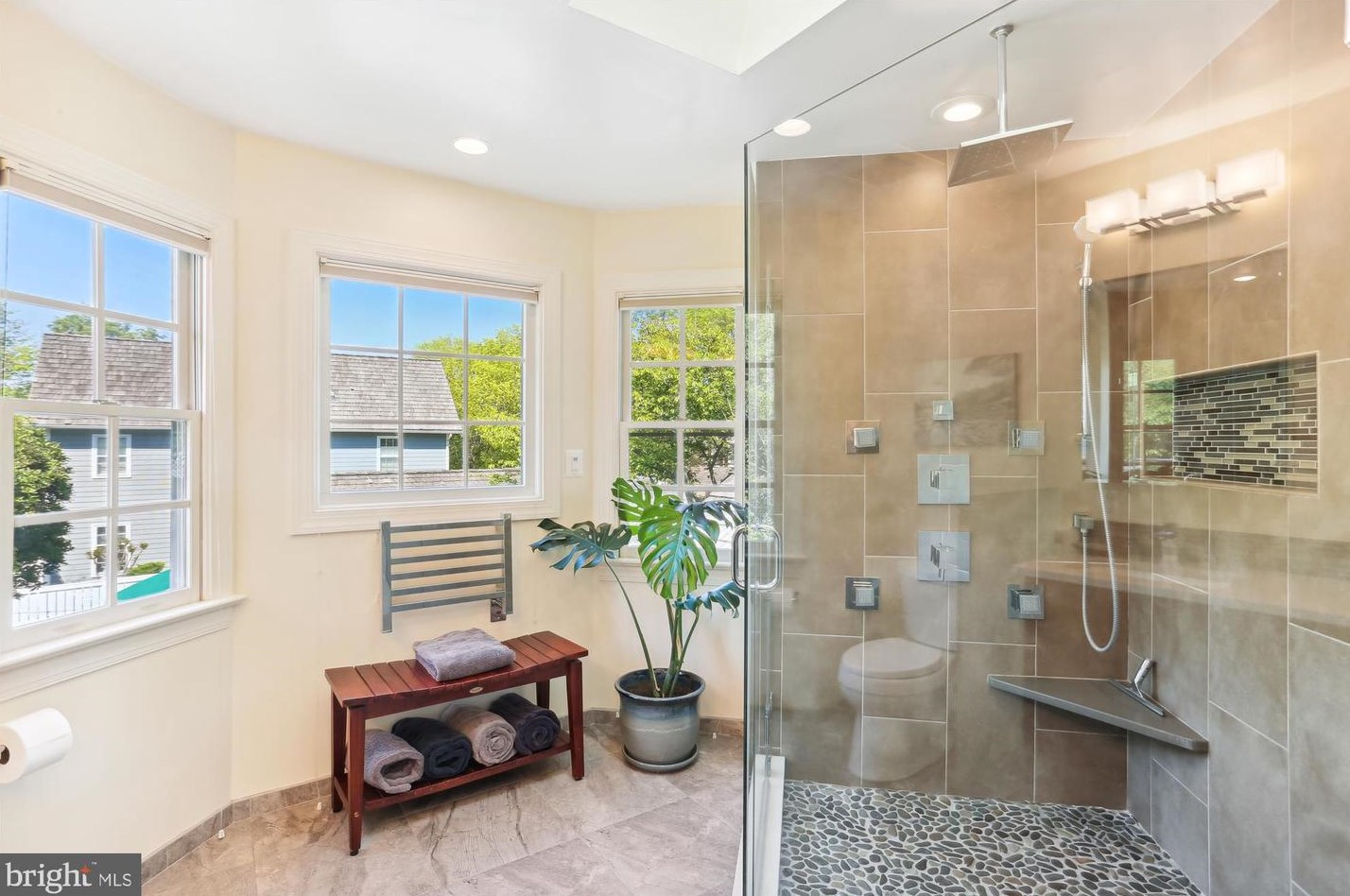 203 Beckwith St, Gaithersburg MD 20878-5603 exterior