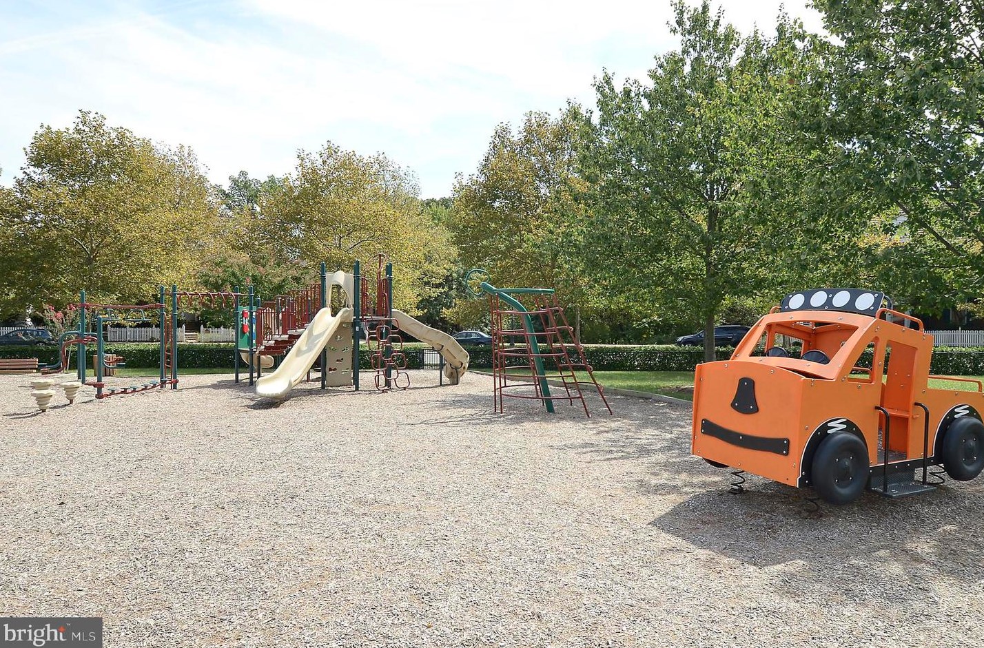 203 Beckwith St, Gaithersburg MD 20878-5603 exterior