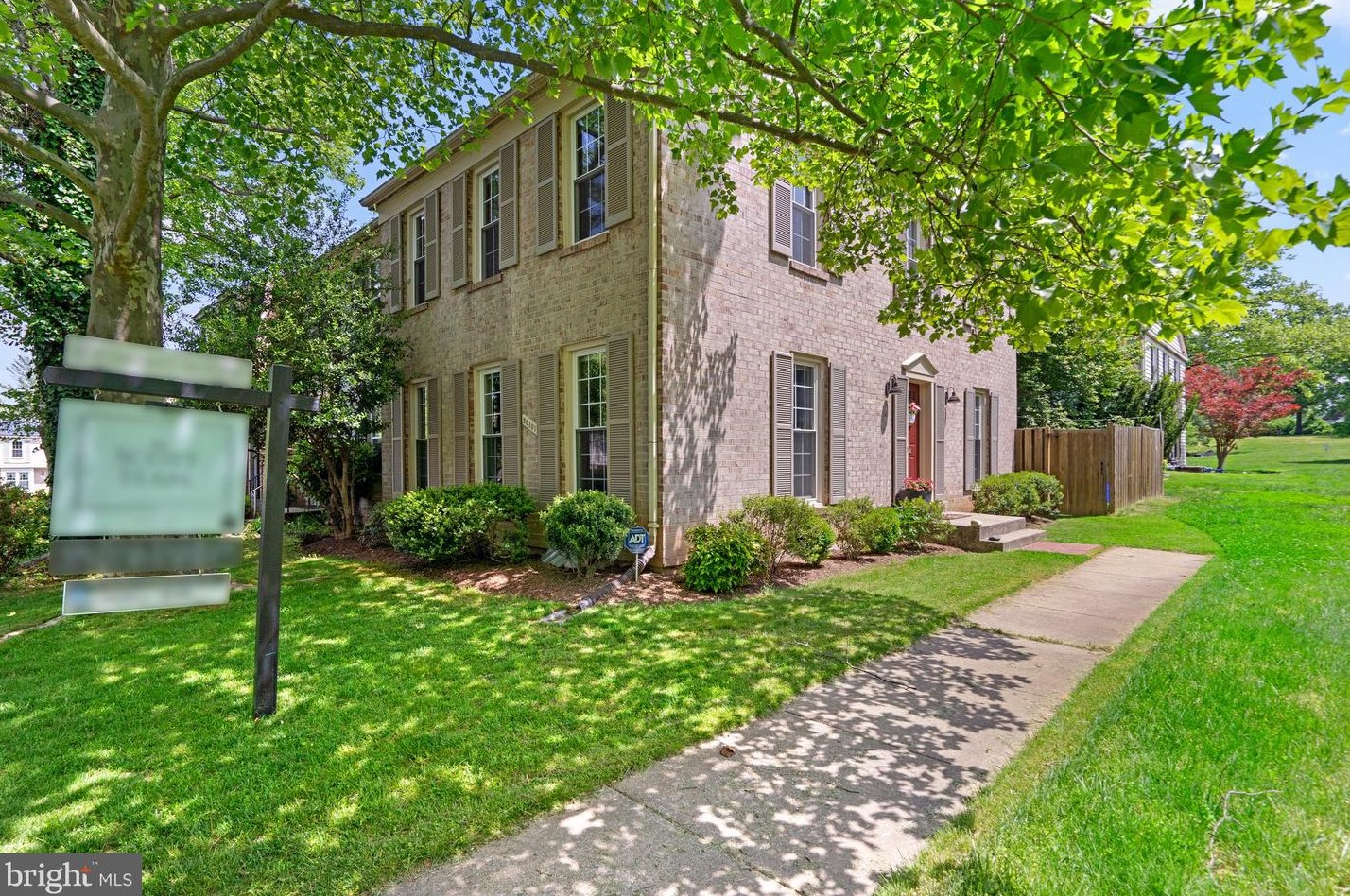 20101 Torrey Pond Pl, Gaithersburg MD  20886-1119 exterior