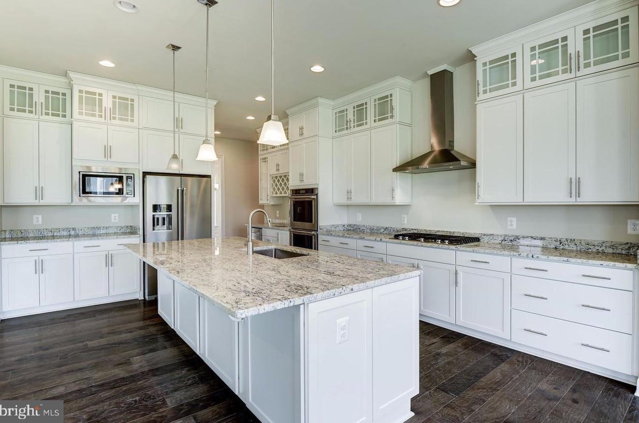 6820 Maple Knoll Dr, Gaithersburg MD  20882 exterior