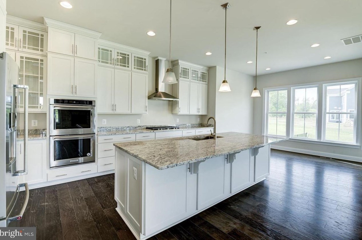 6820 Maple Knoll Dr, Gaithersburg MD  20882 exterior