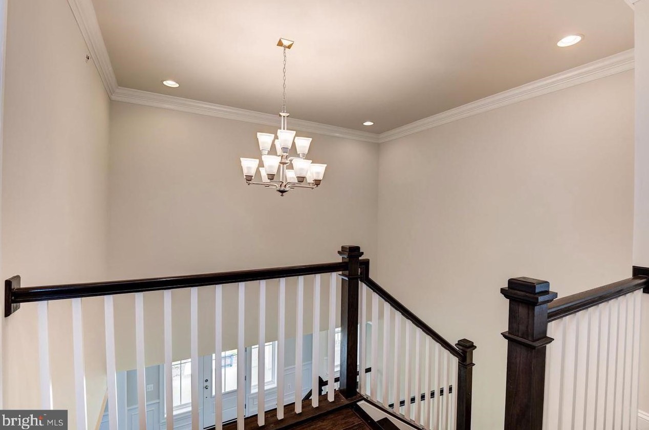 6820 Maple Knoll Dr, Gaithersburg MD  20882 exterior