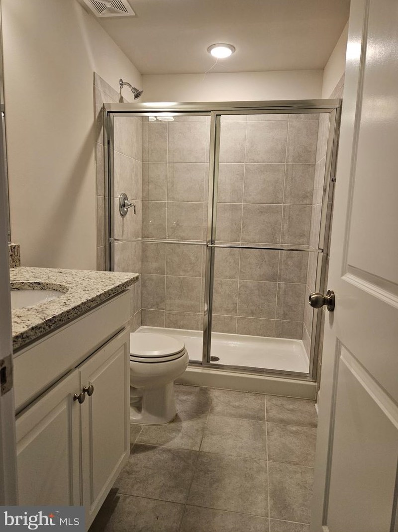 6820 Maple Knoll Dr, Gaithersburg MD  20882 exterior