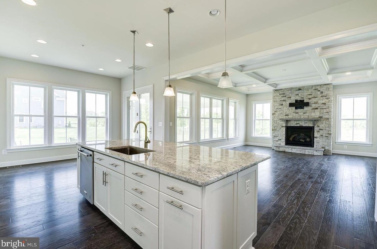 6820 Maple Knoll Dr, Gaithersburg MD  20882 exterior