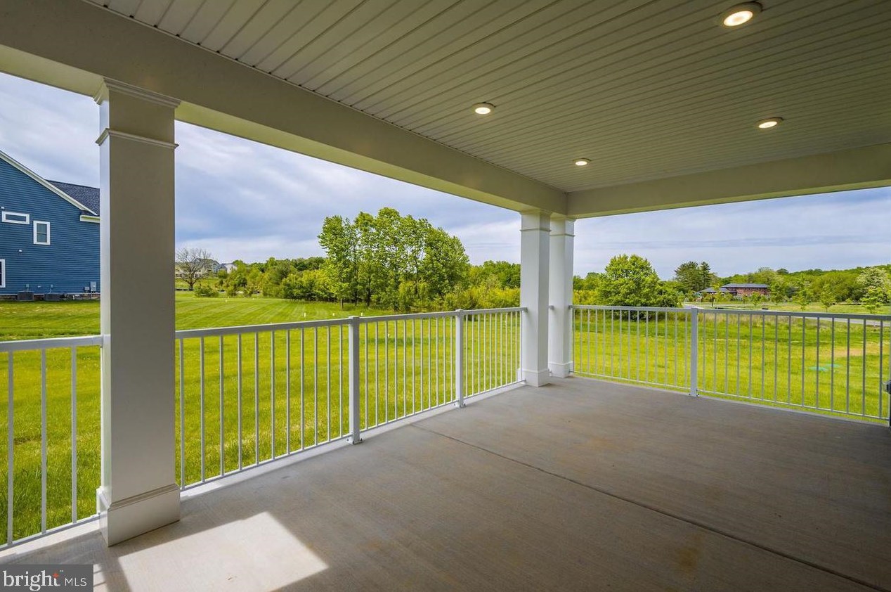 6820 Maple Knoll Dr, Gaithersburg MD  20882 exterior