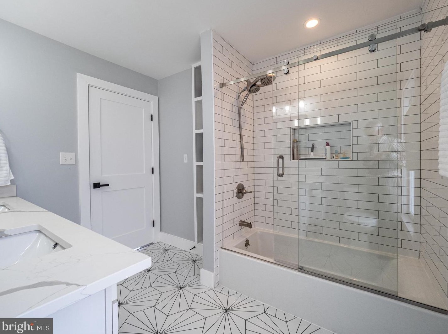 605 Steinbeck Ave, Gaithersburg MD  20878 exterior