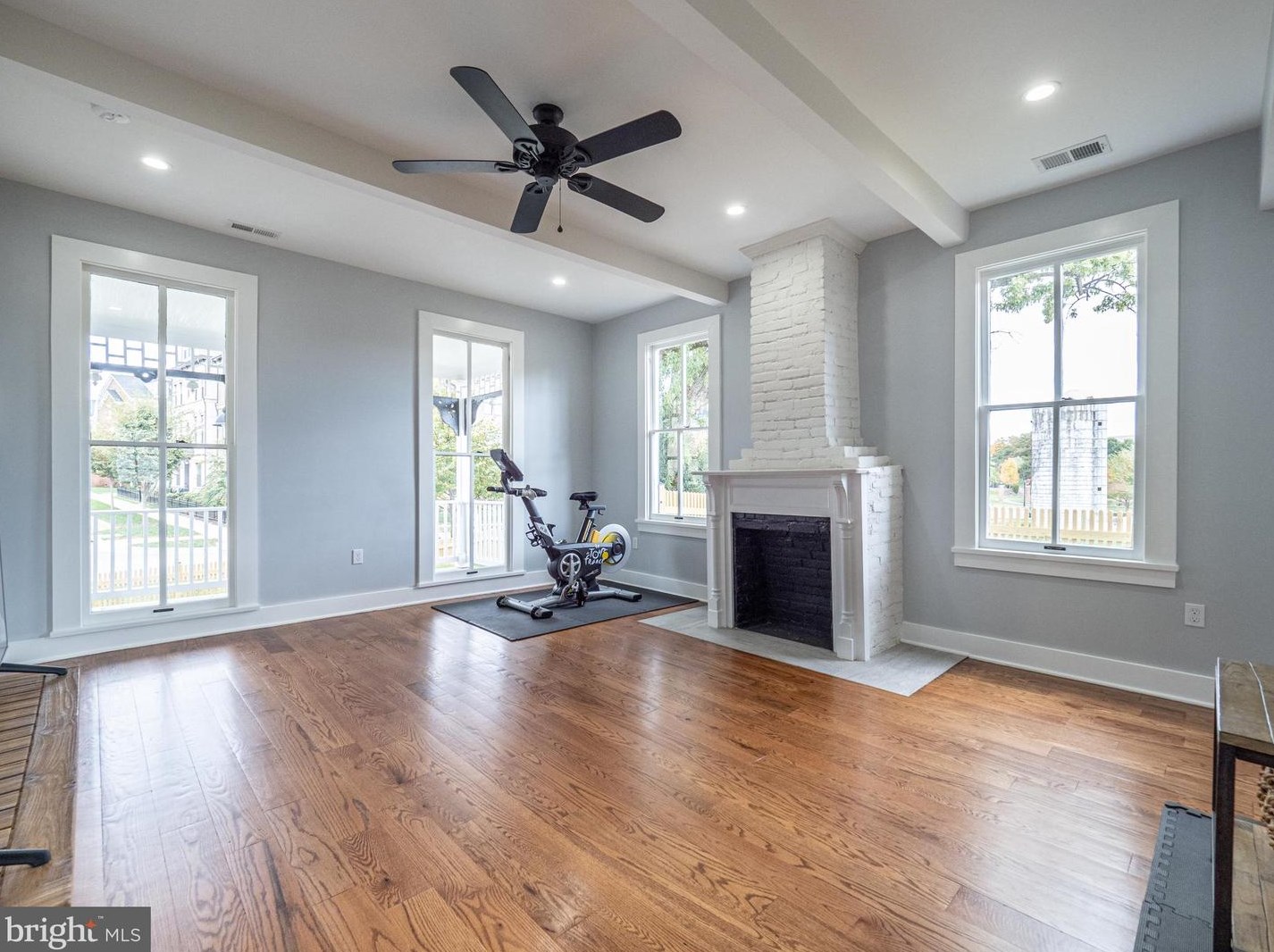 605 Steinbeck Ave, Gaithersburg MD  20878 exterior