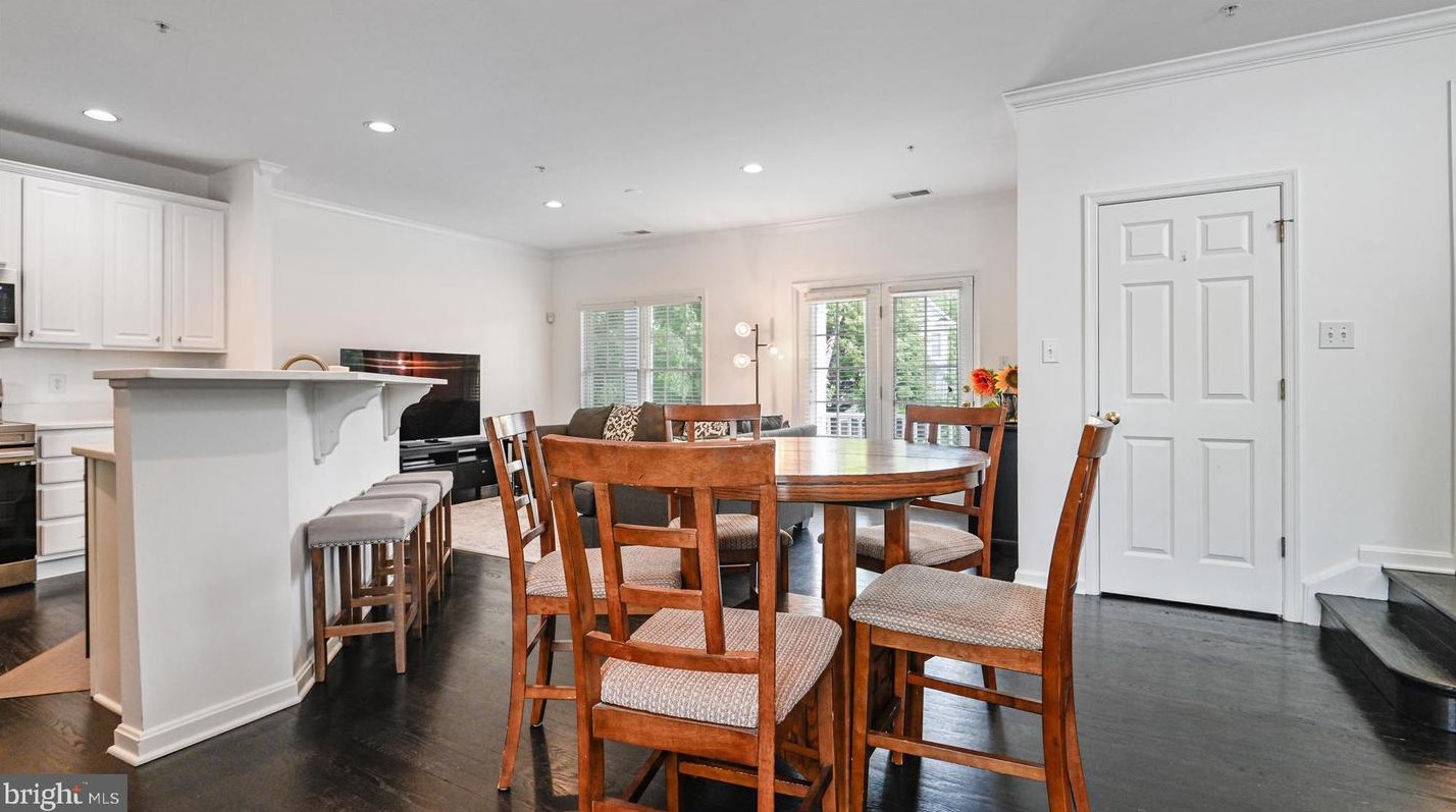 809 Gatestone St, Gaithersburg MD  20878-2183 exterior