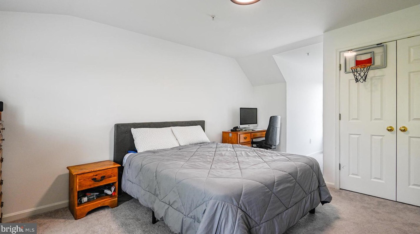 809 Gatestone St, Gaithersburg MD  20878-2183 exterior