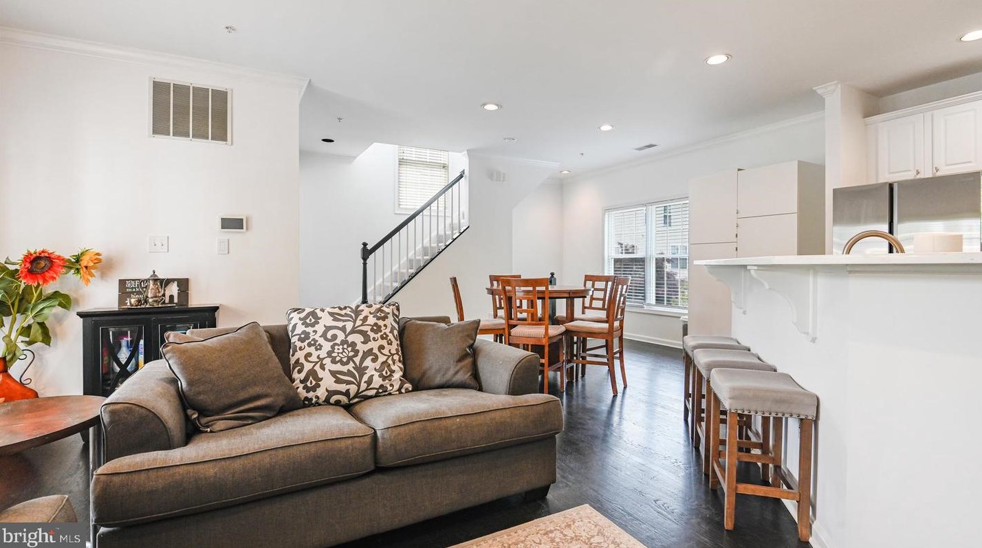 809 Gatestone St, Gaithersburg MD  20878-2183 exterior