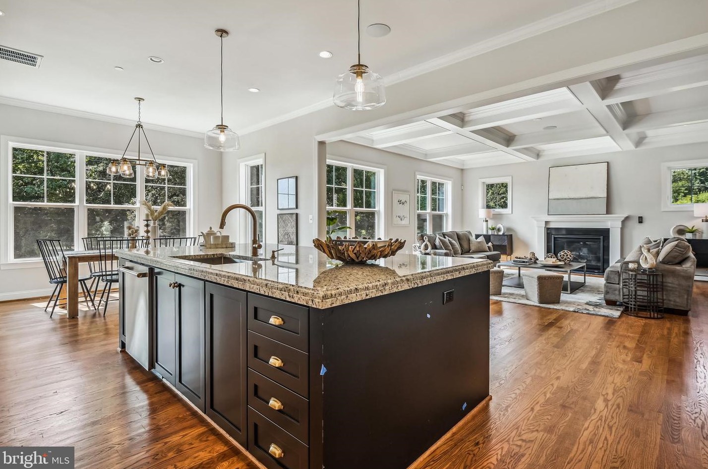 12902 Quail Run Ct, Gaithersburg MD 20878-3524 exterior