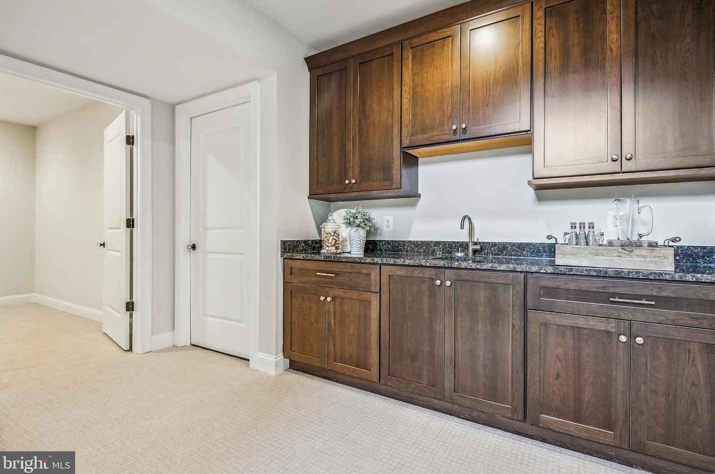 12902 Quail Run Ct, Gaithersburg MD 20878-3524 exterior