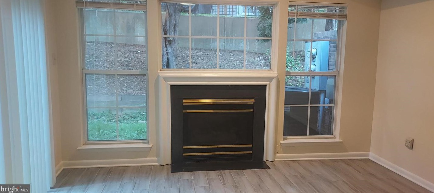 18076 Royal Bonnet Cir, Gaithersburg MD  20886-0444 exterior