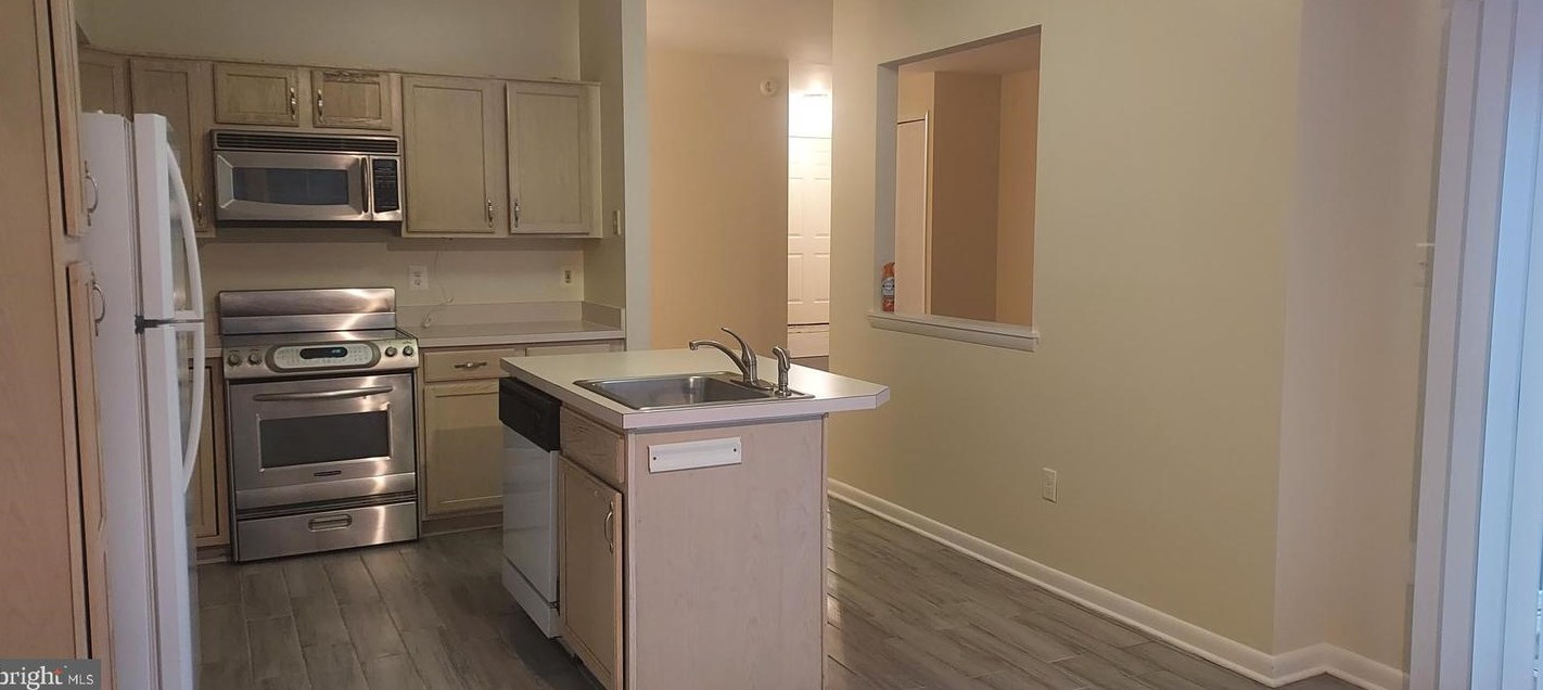 18076 Royal Bonnet Cir, Gaithersburg MD  20886-0444 exterior