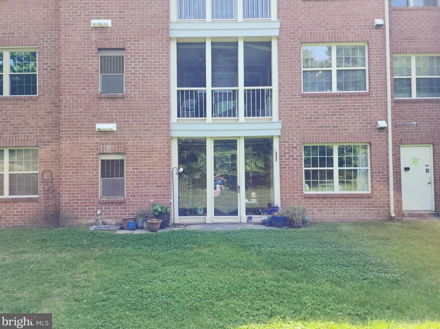 806 Amber Tree Ct, Gaithersburg MD  20878-5207 exterior