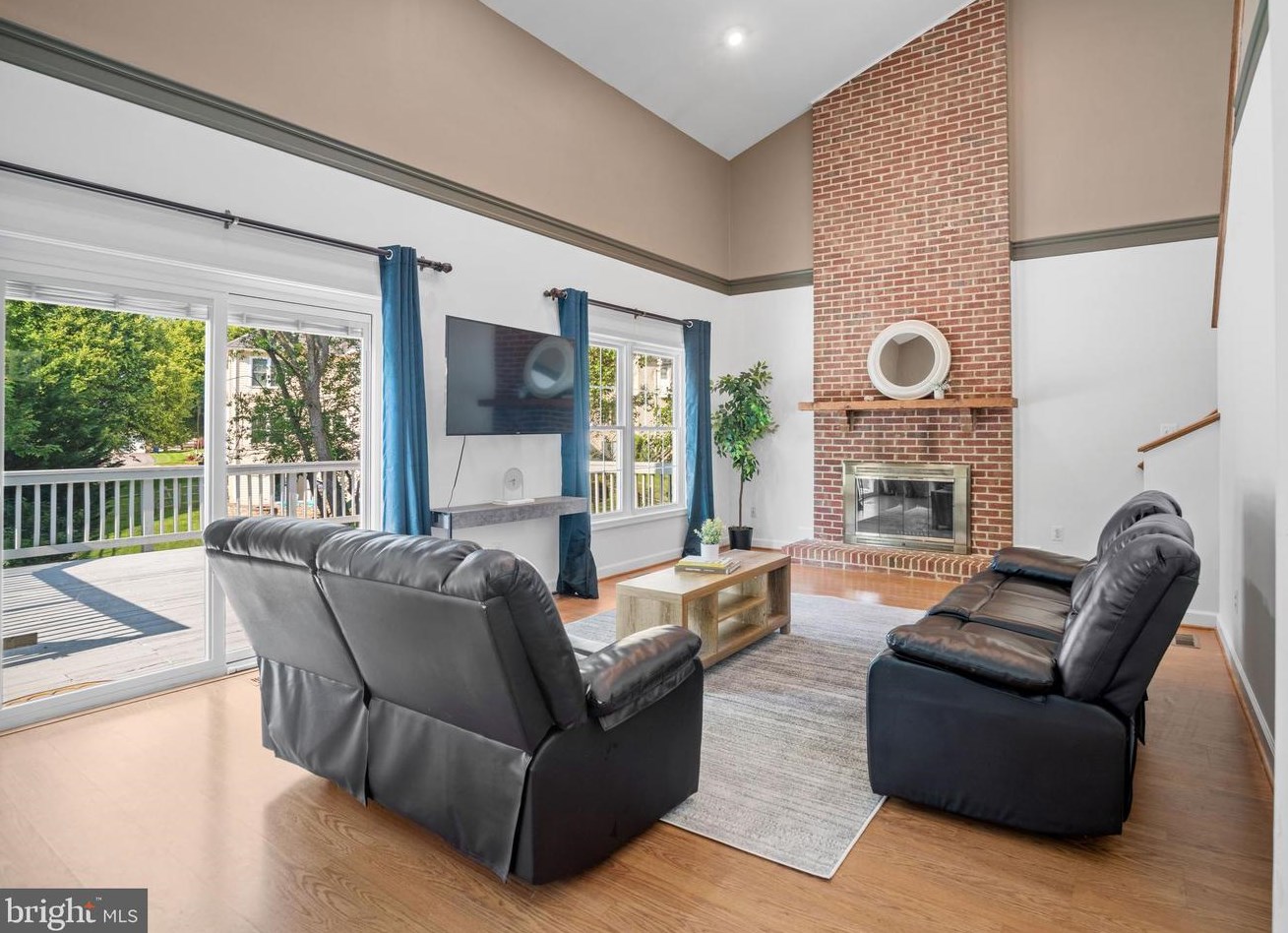 12104 Damson Dr, Gaithersburg MD  20878-3335 exterior