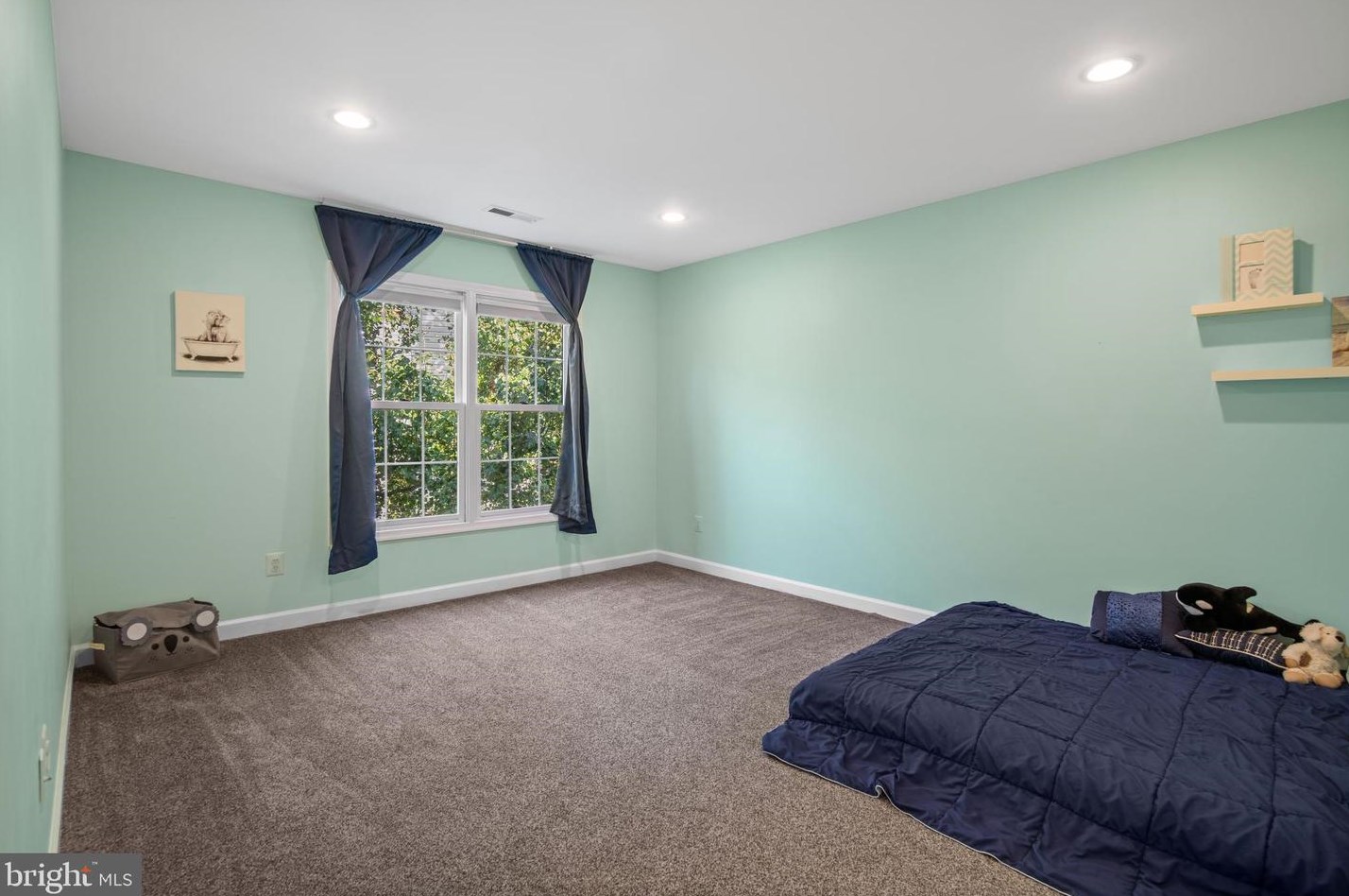 12104 Damson Dr, Gaithersburg MD  20878-3335 exterior