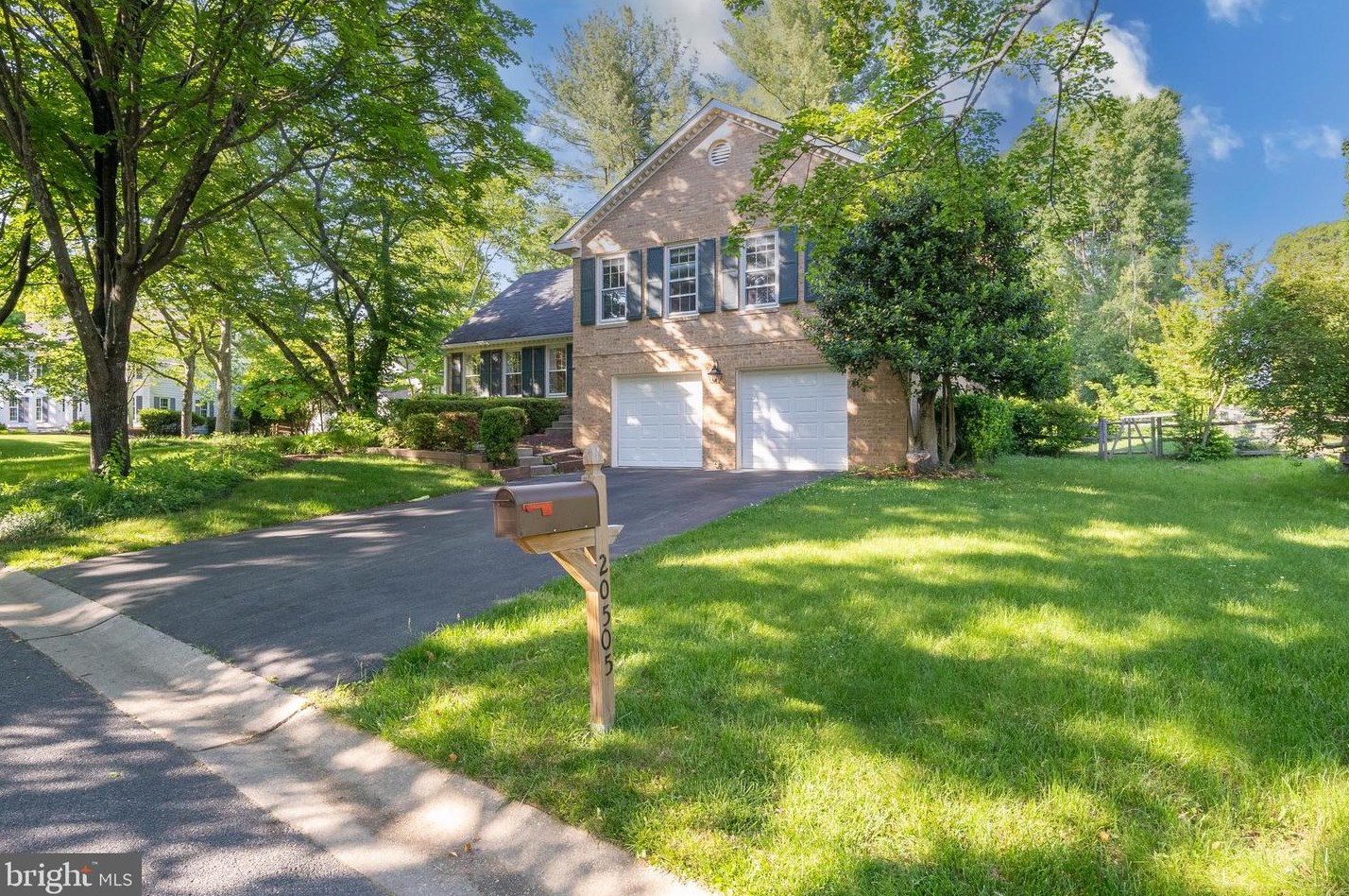 20505 Highland Hall Dr, Gaithersburg MD  20886-4047 exterior