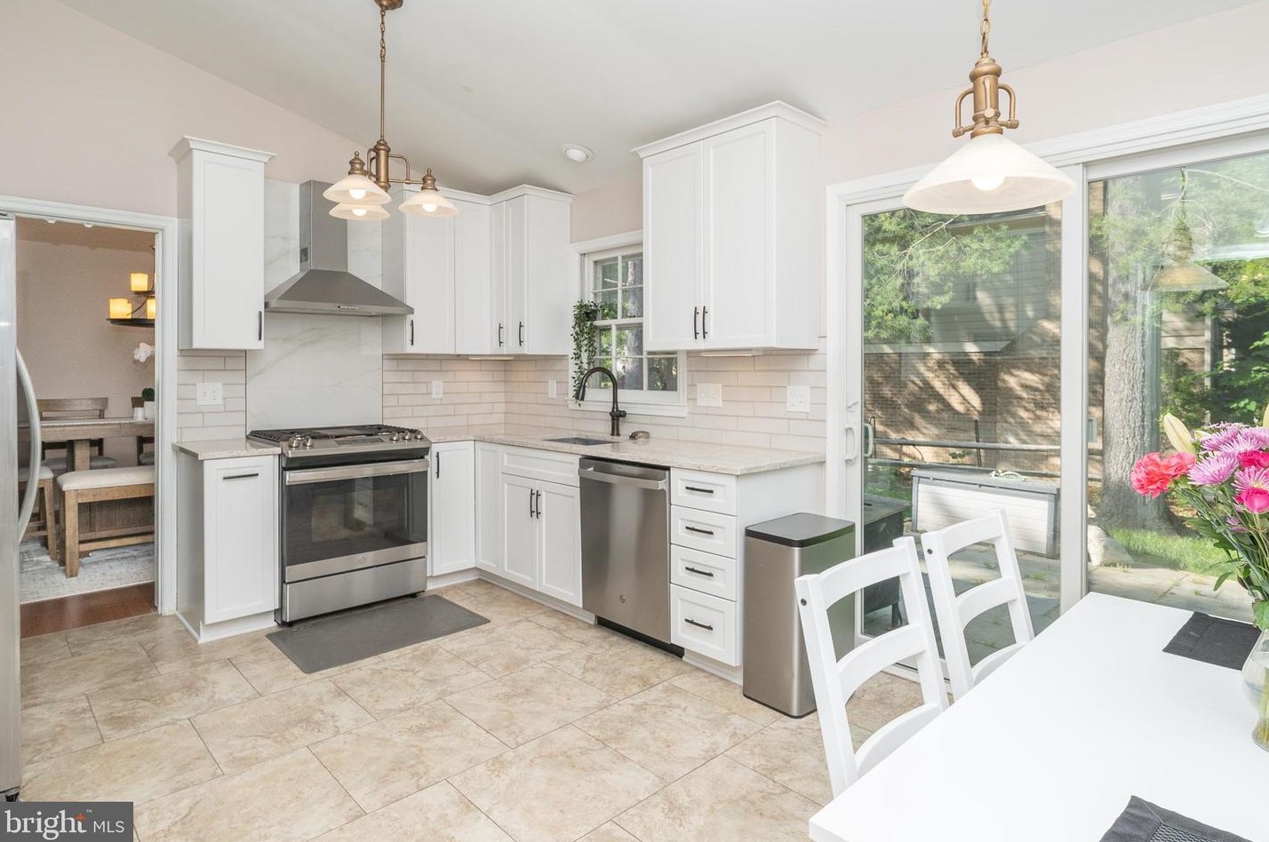 20505 Highland Hall Dr, Gaithersburg MD  20886-4047 exterior