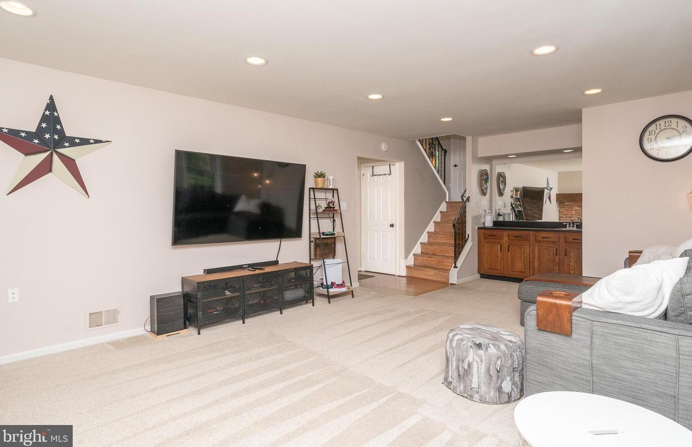 20505 Highland Hall Dr, Gaithersburg MD  20886-4047 exterior