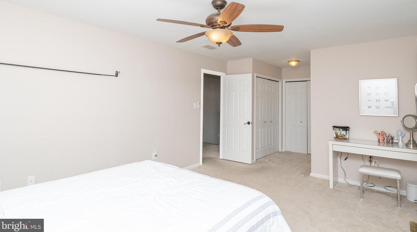 20505 Highland Hall Dr, Gaithersburg MD  20886-4047 exterior