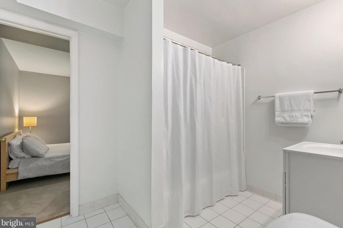 11531 Pleasant Mdw Dr, Gaithersburg MD 20878-4259 exterior