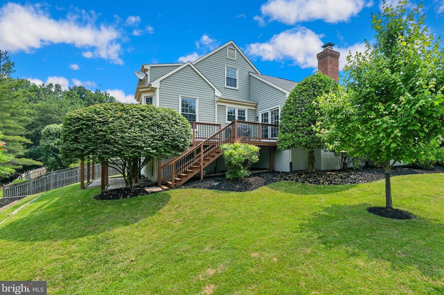 11531 Pleasant Mdw Dr, Gaithersburg MD 20878-4259 exterior