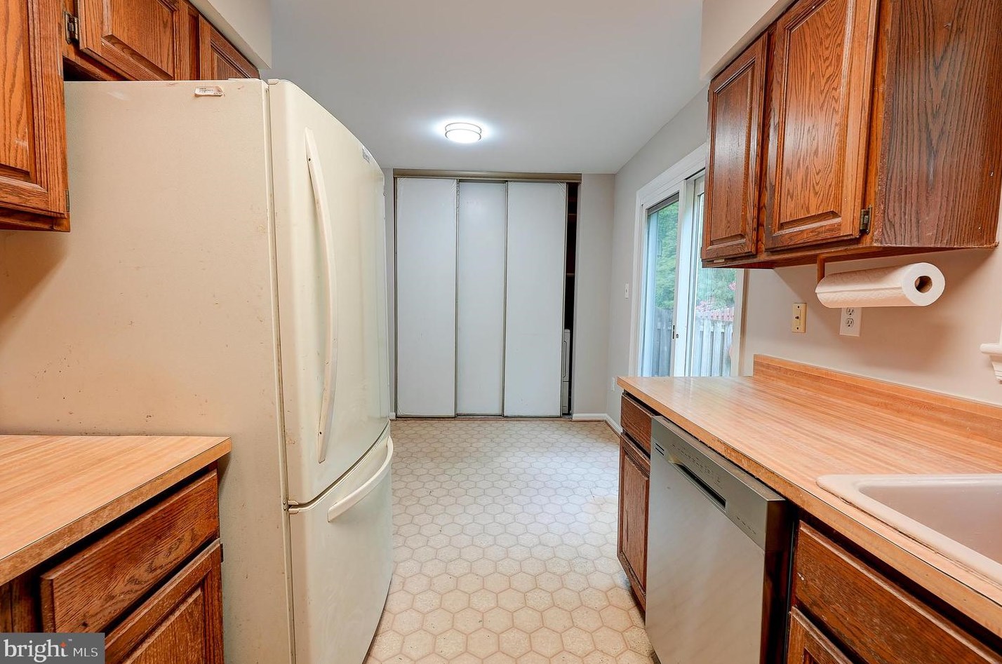 917 Wild Forest Dr, Gaithersburg MD  20879-3209 exterior