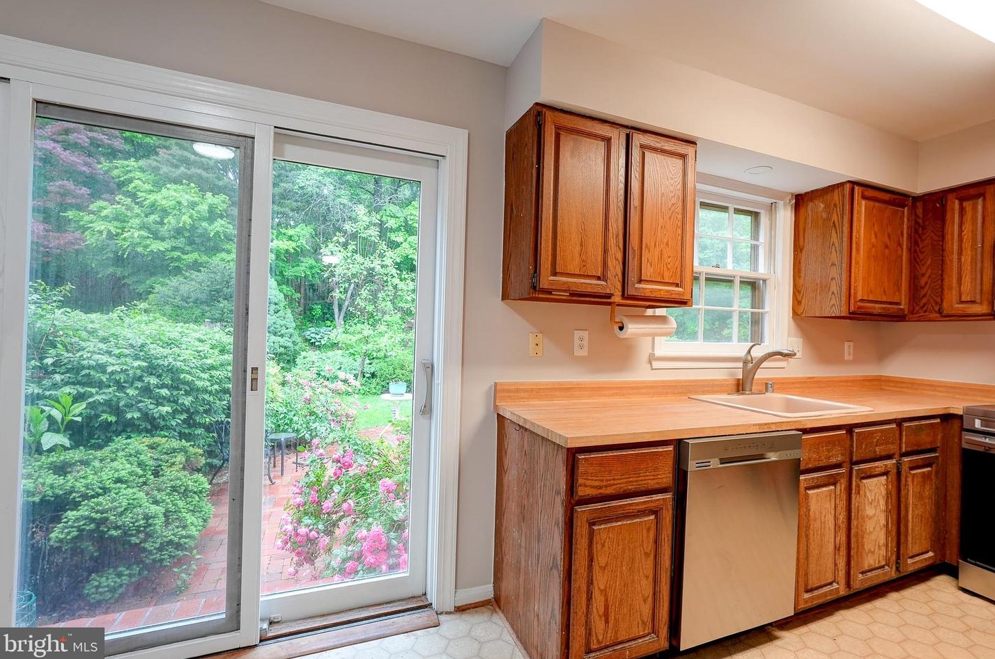 917 Wild Forest Dr, Gaithersburg MD  20879-3209 exterior