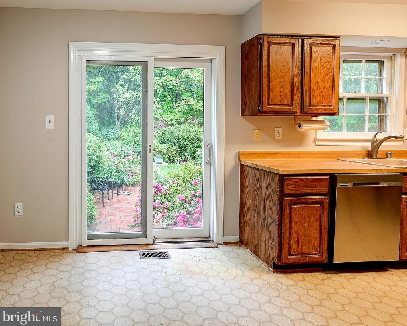 917 Wild Forest Dr, Gaithersburg MD  20879-3209 exterior