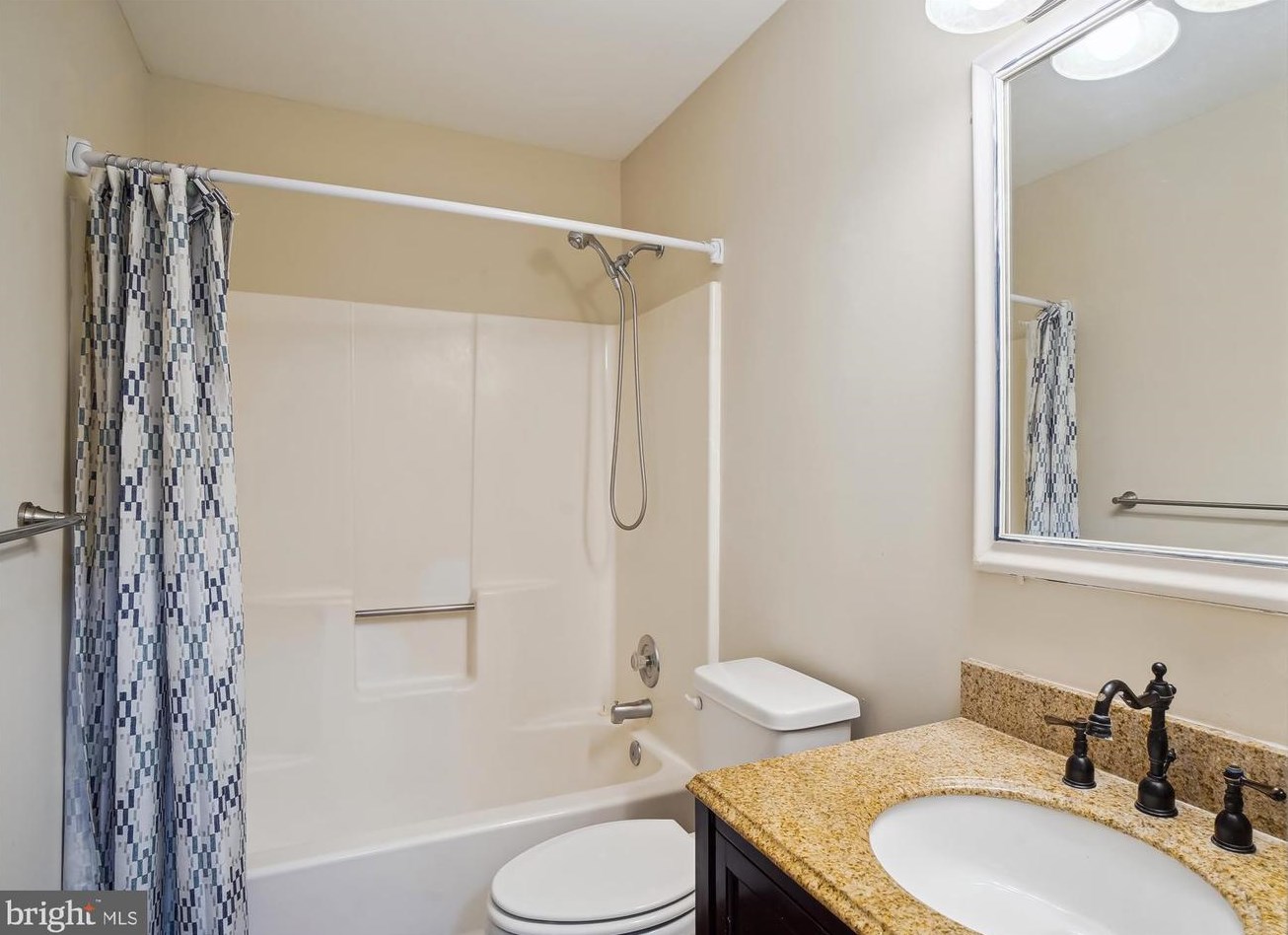 23840 Rolling Fork Way, Gaithersburg MD  20882-2727 exterior