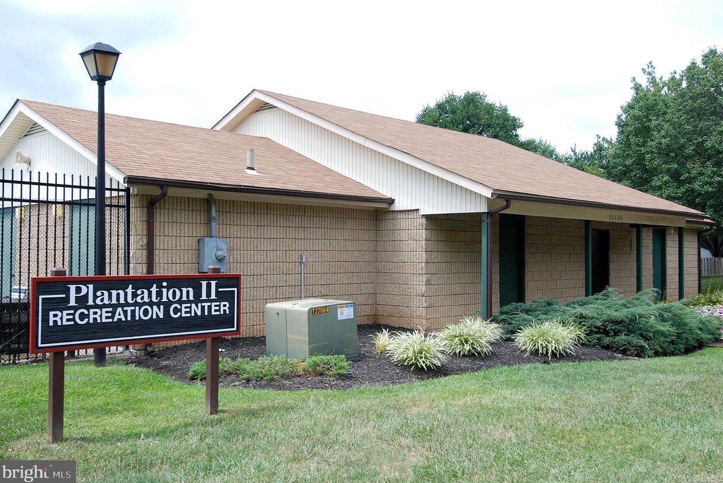 23840 Rolling Fork Way, Gaithersburg MD  20882-2727 exterior