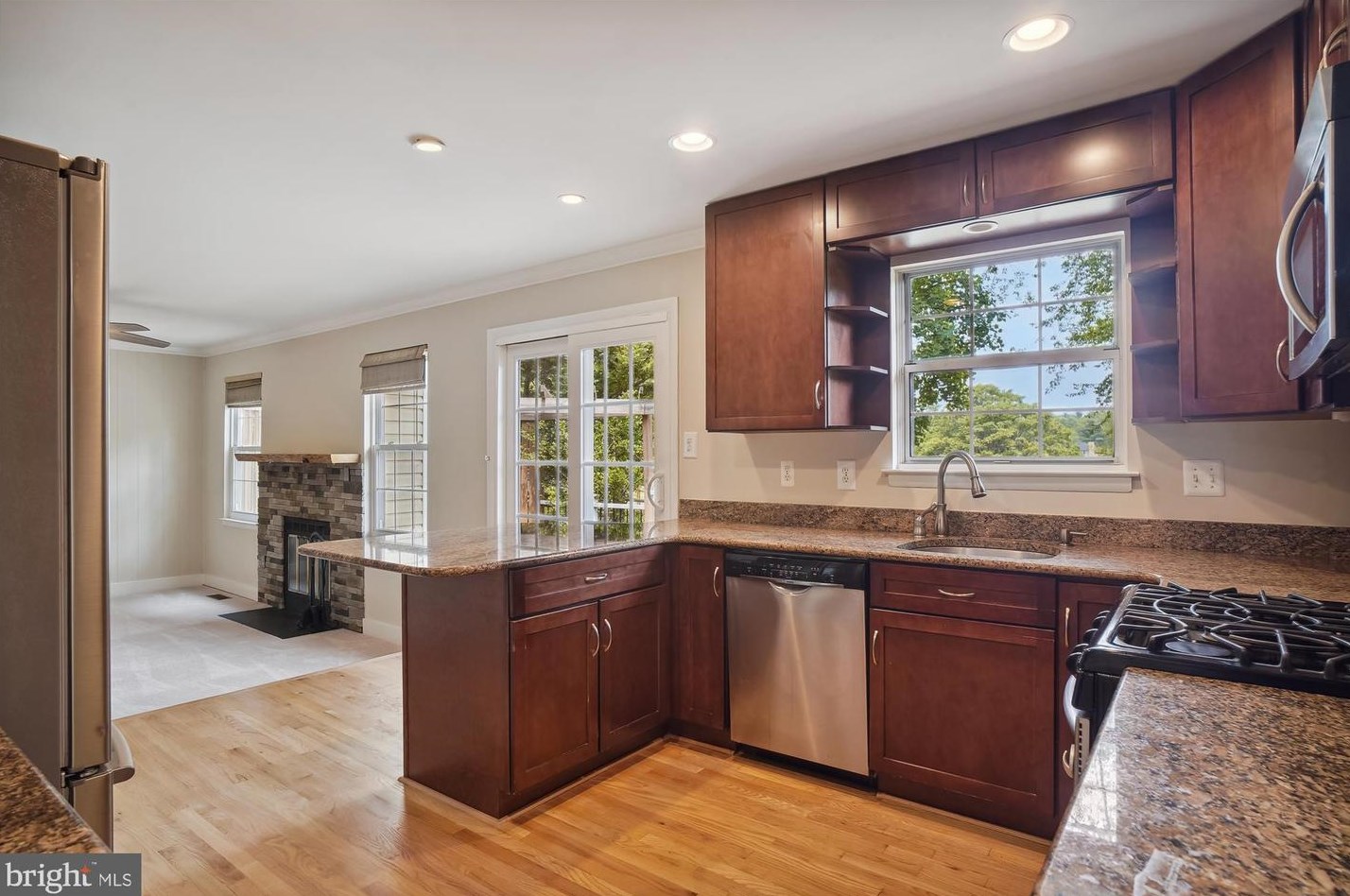 23840 Rolling Fork Way, Gaithersburg MD  20882-2727 exterior