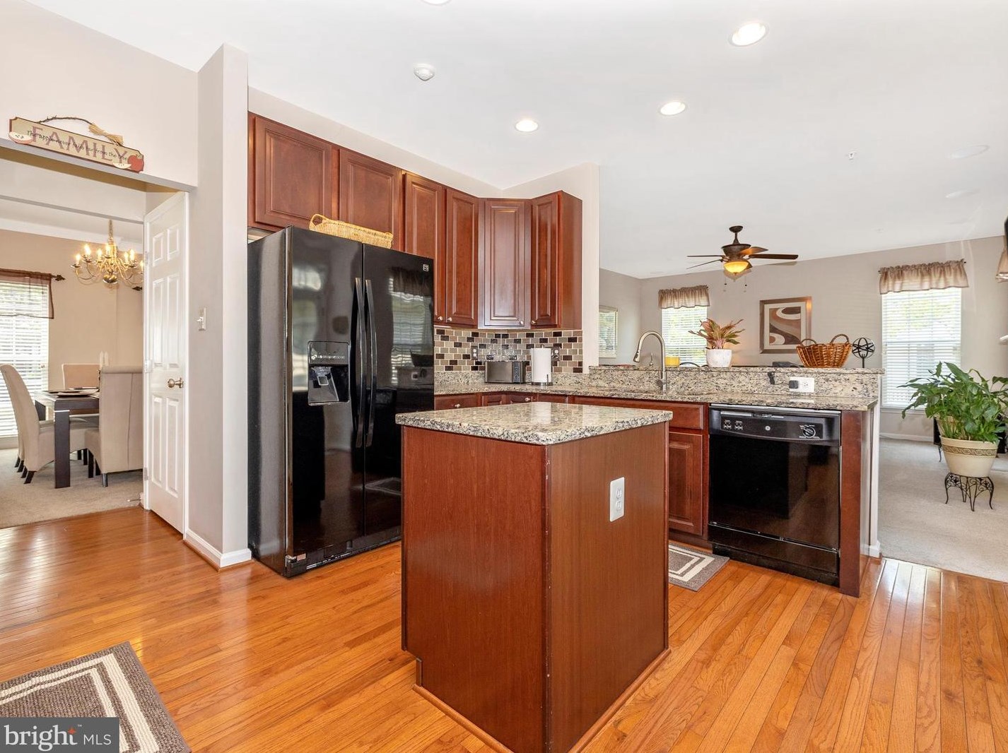 12619 Grand Elm St, Clarksburg MD 20871-4483 exterior