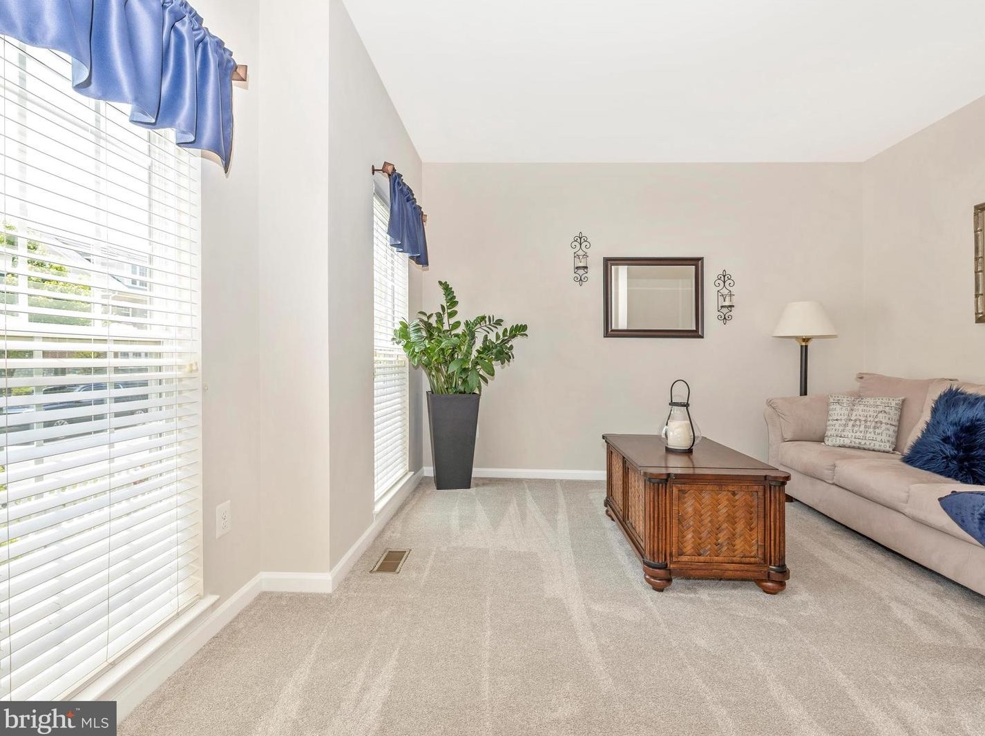 12619 Grand Elm St, Clarksburg MD 20871-4483 exterior