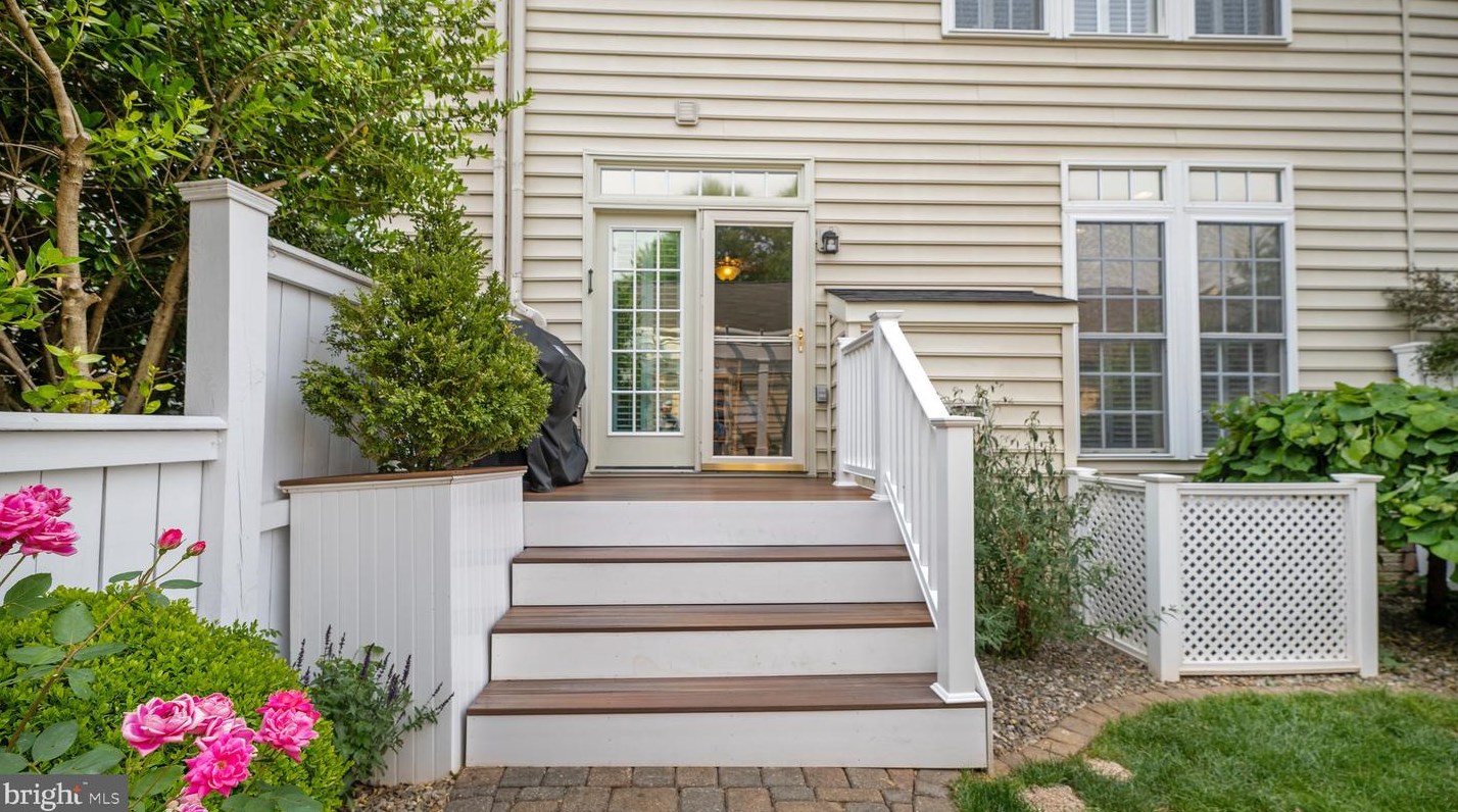 12873 Murphy Grove Ter, Clarksburg MD 20871-4318 exterior