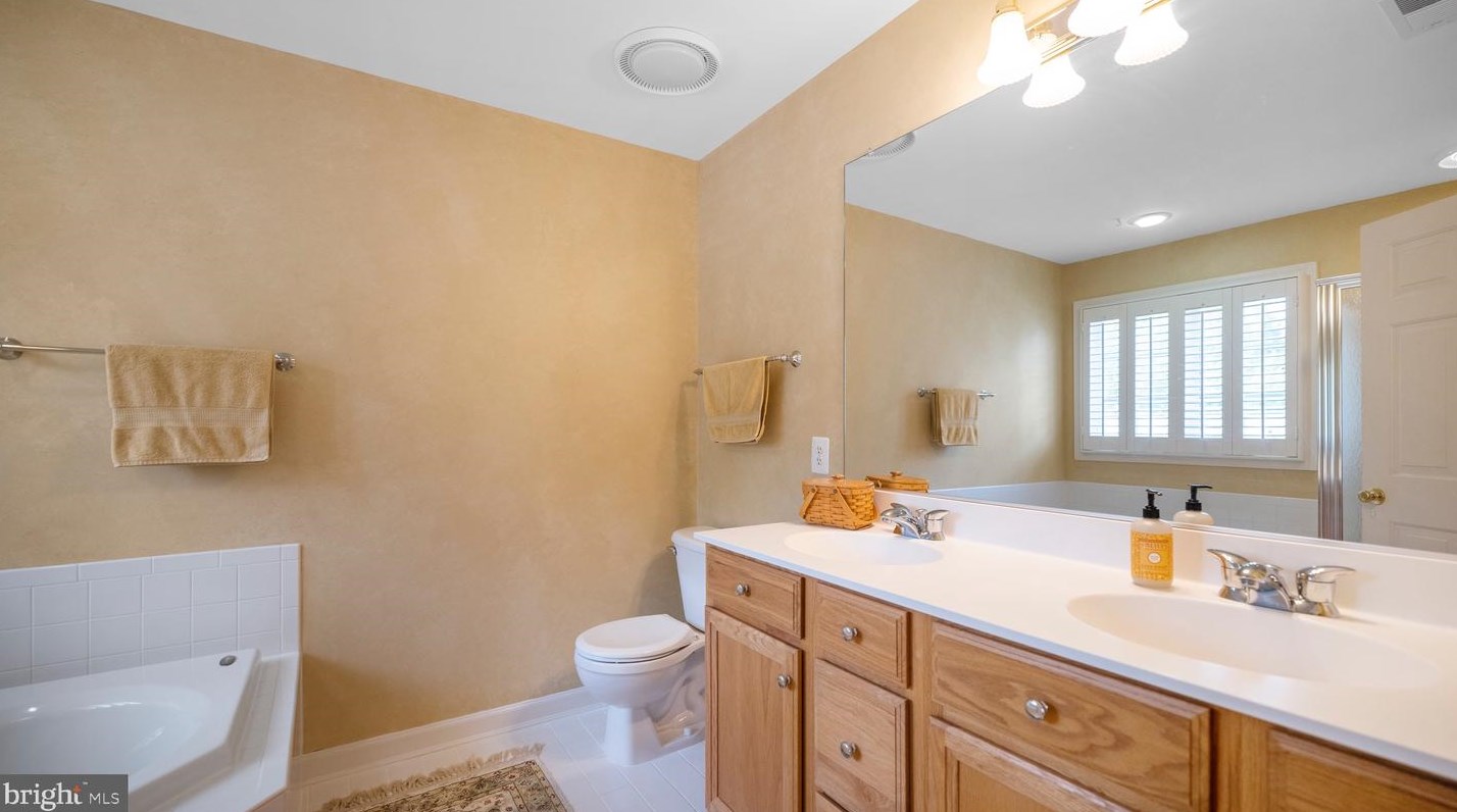 12873 Murphy Grove Ter, Clarksburg MD 20871-4318 exterior